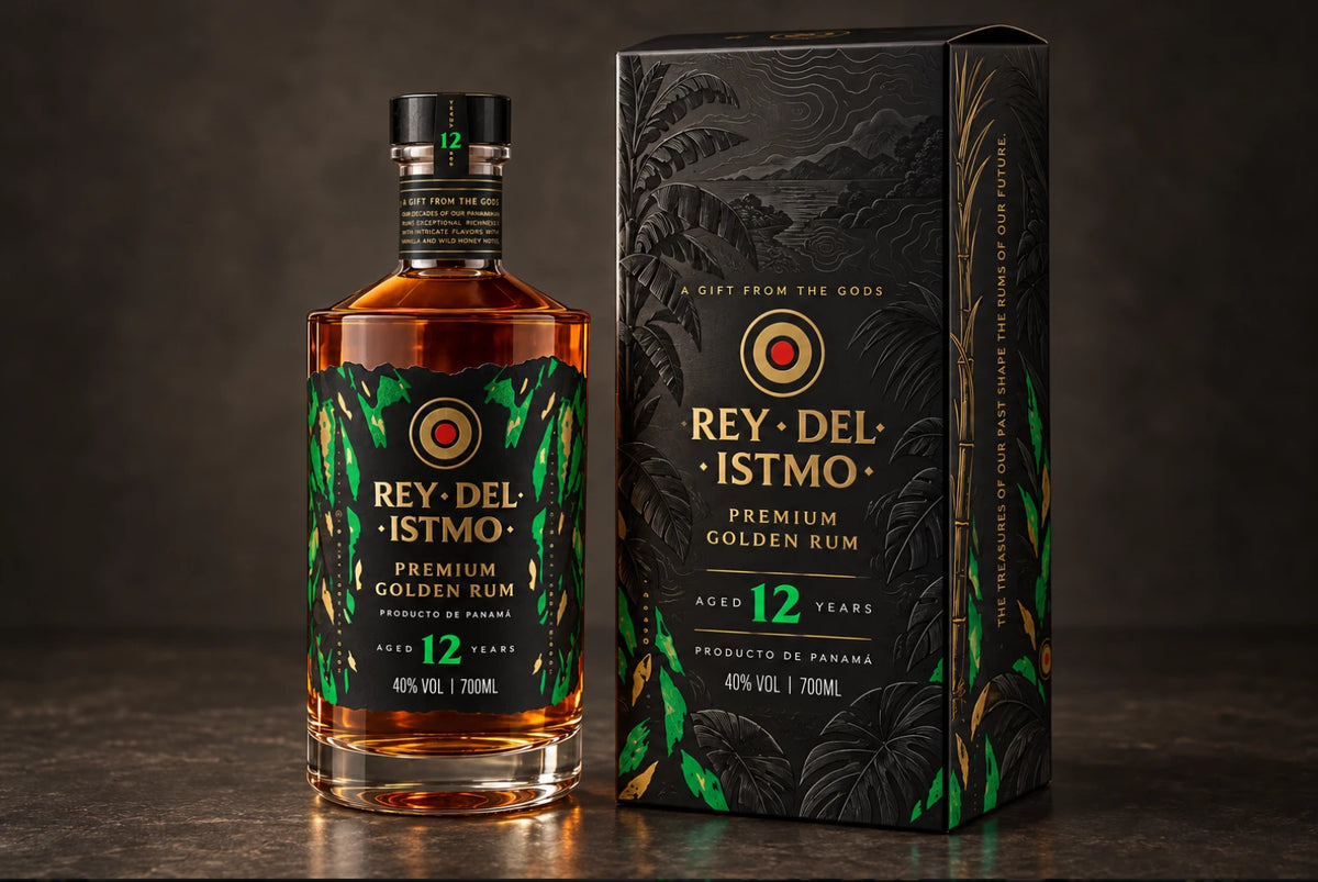 Rey del Istmo 12 year old rum bottle with gift box